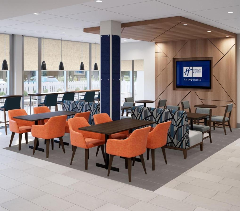 Holiday Inn Express Asheville Woodfin By Ihg Exterior photo